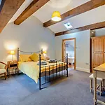 4 Bed In Hawkswick Oc-o27755 Arncliffe